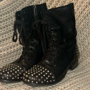 🖤 GENTLY WORN STEVE MADDEN BOOTS